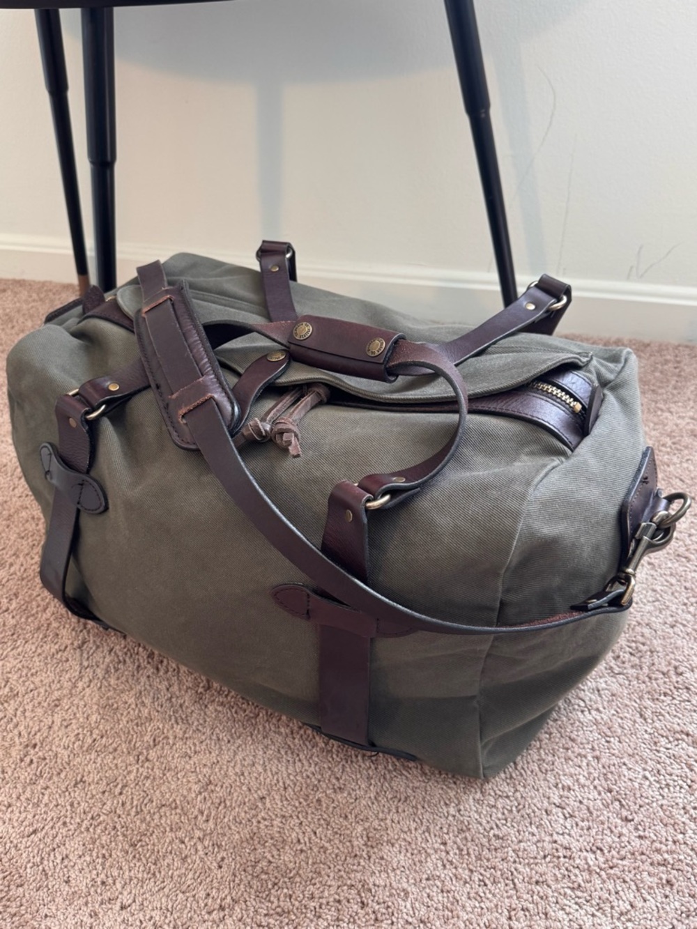 Filson Medium Duffle Bag Otter Green Rugged Twill USA Leather 11070328